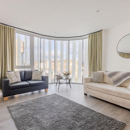 Vertigo Boutique Sleeps 4 London คิงส์ตันอะพอนเทมส์ ภายนอก รูปภาพ